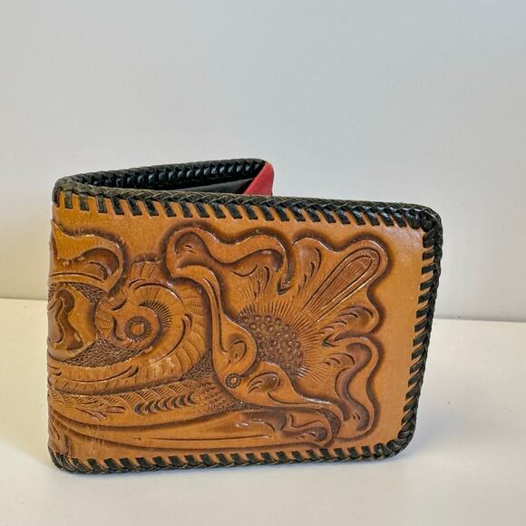 Vintage Floral Tooled Leather Wallet Western Design Bifold with Coin Pocket - Picture 1 of 16